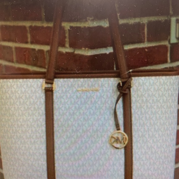 Michael kors purse and wallet - Picture 3 of 4